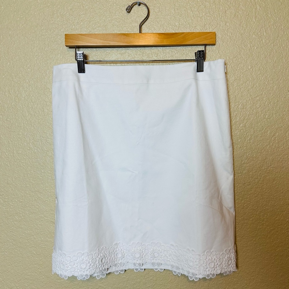 New Talbots Women’s White Pencil Skirt Lace Embroidered Hem Size 10